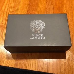 🚨BRAND NEW🚨 NEVER USED Vince Camuto Sandals!